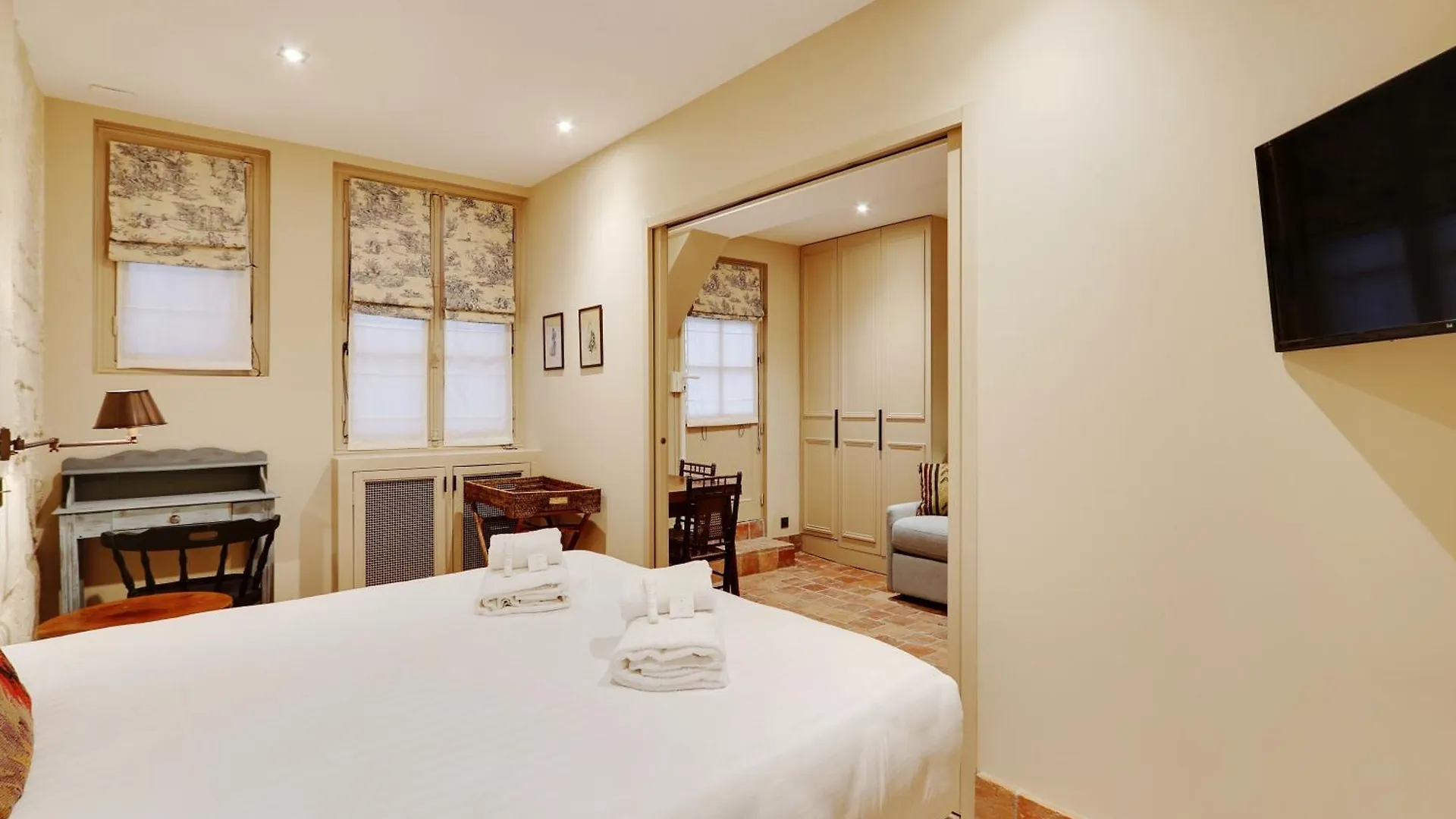 Pick A Flat's In Saint Germain - Paul-louis Courier