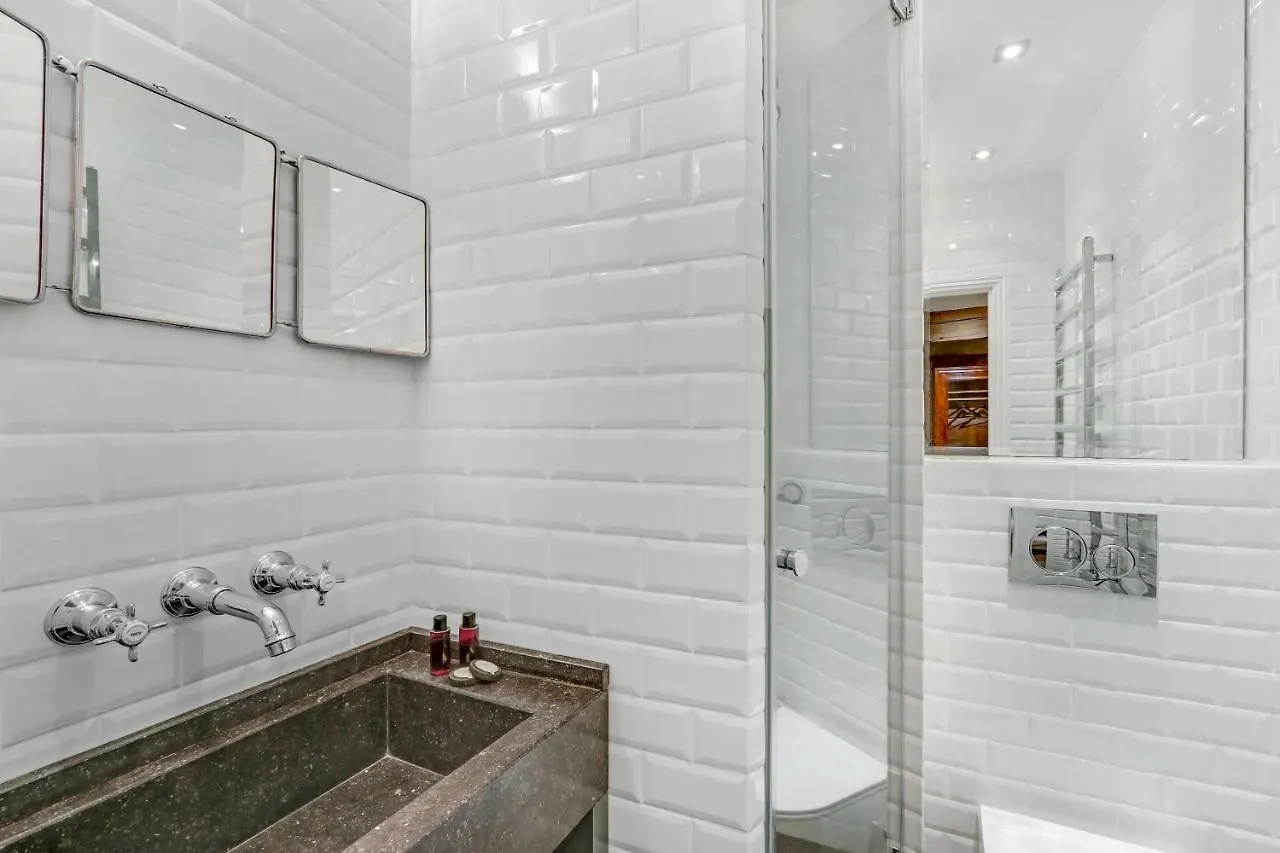 Pick A Flat's In Saint Germain - Paul-louis Courier